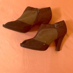 Peep toe Sassy shoes